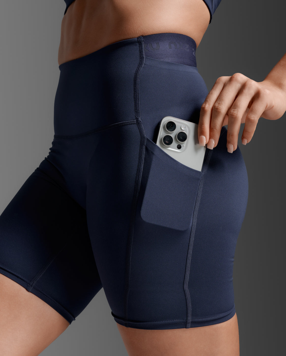 Form Stash Hi-Rise 6" Compression Short with Pockets