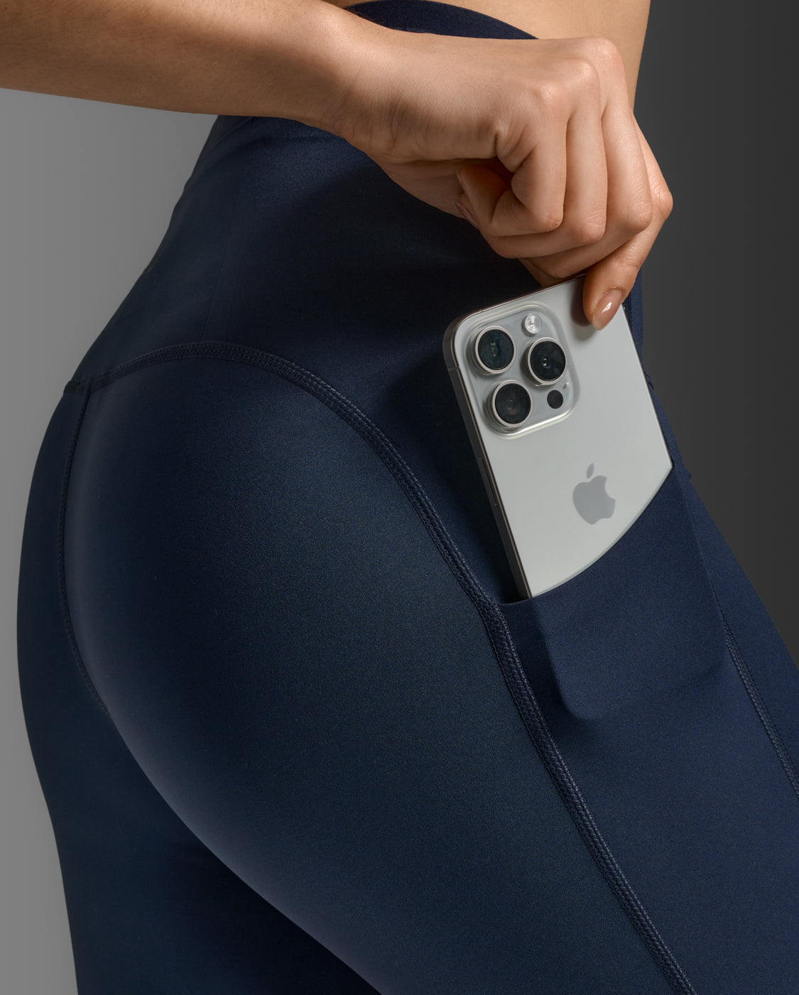 Form Stash Hi-Rise Compression 7/8 Tights with Pockets