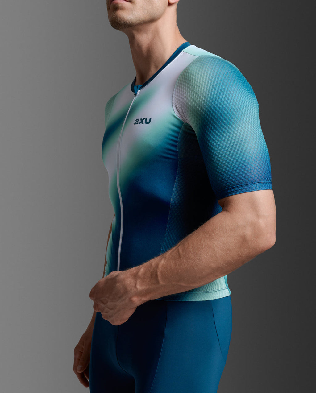 Aero Hex Tri Sleeved Top