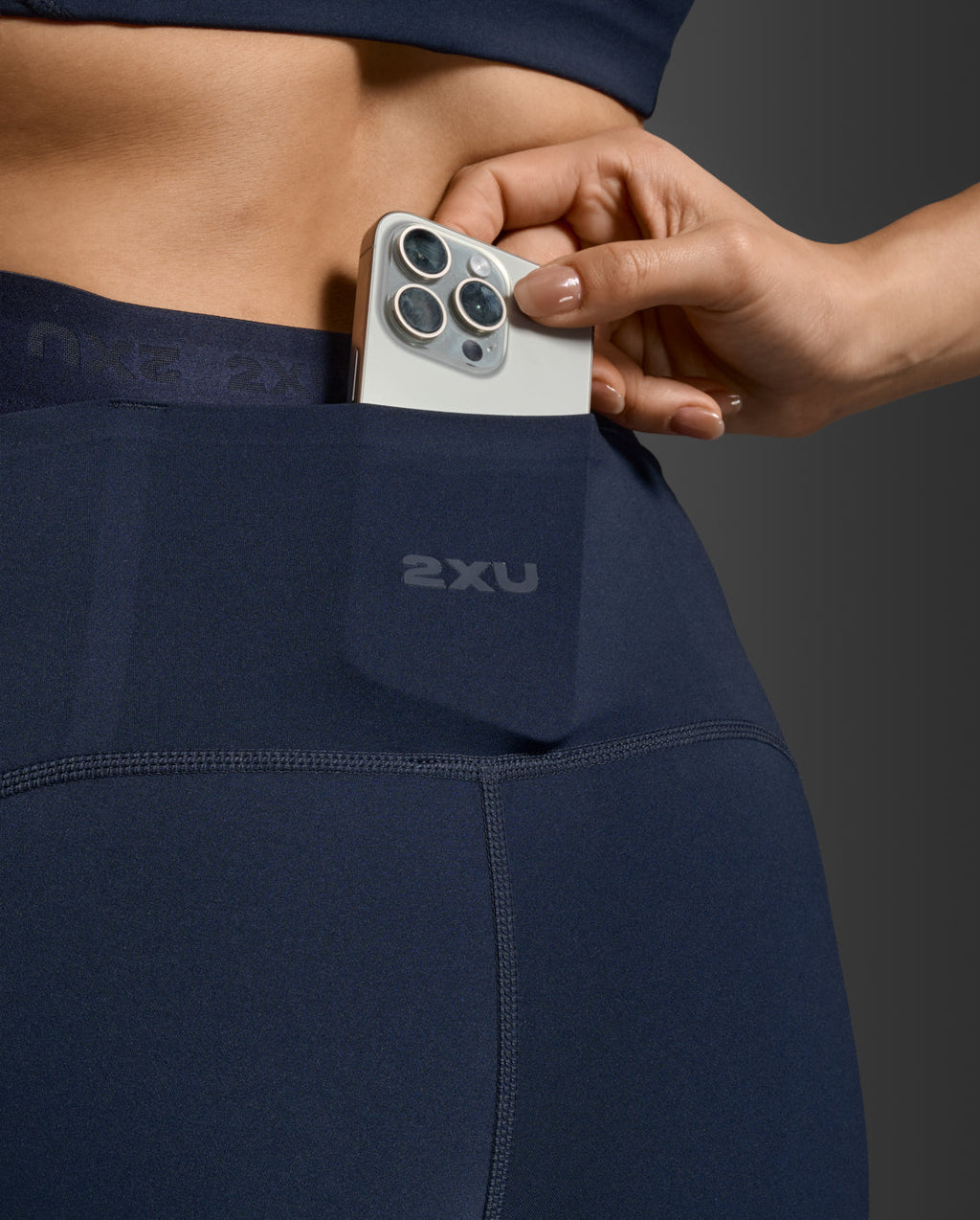 Form Stash Hi-Rise Compression 7/8 Tights with Pockets