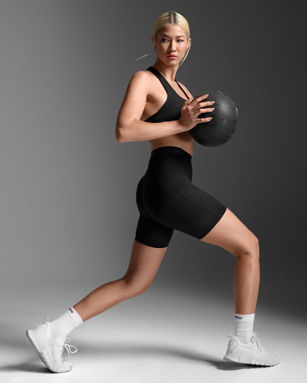 Form Stash Hi-Rise 6" Compression Short with Pockets