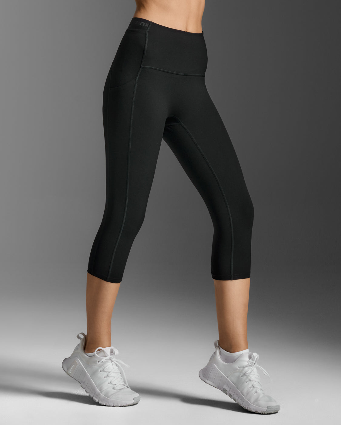 Form Stash Hi-Rise Compression 3/4 Tights with Pockets